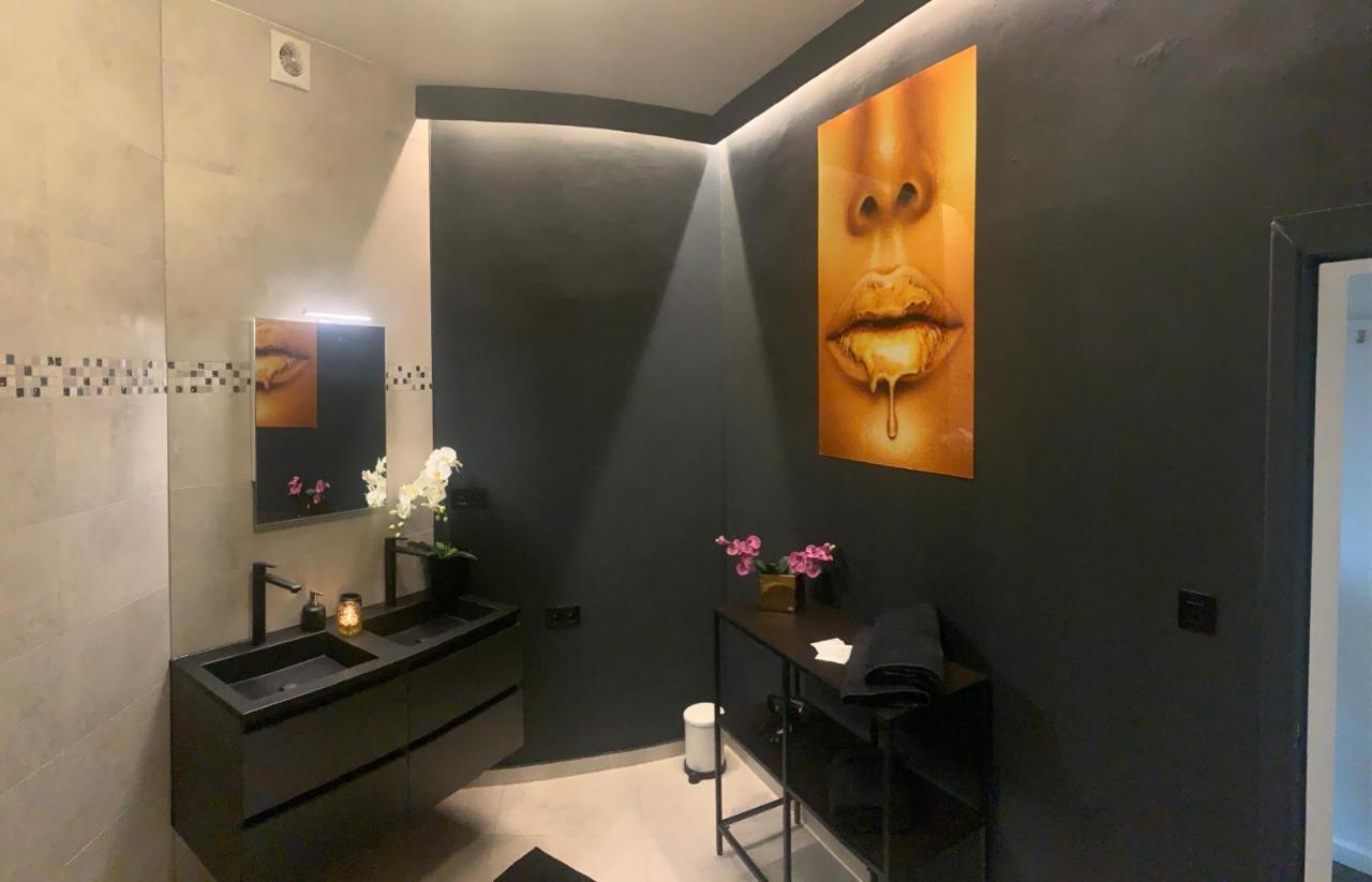 Sleep Inn - Black And Gold Loft Antwerp Cityview Exteriör bild